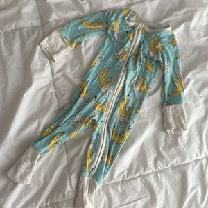 Little sleepies. Banana print. 0-3 months